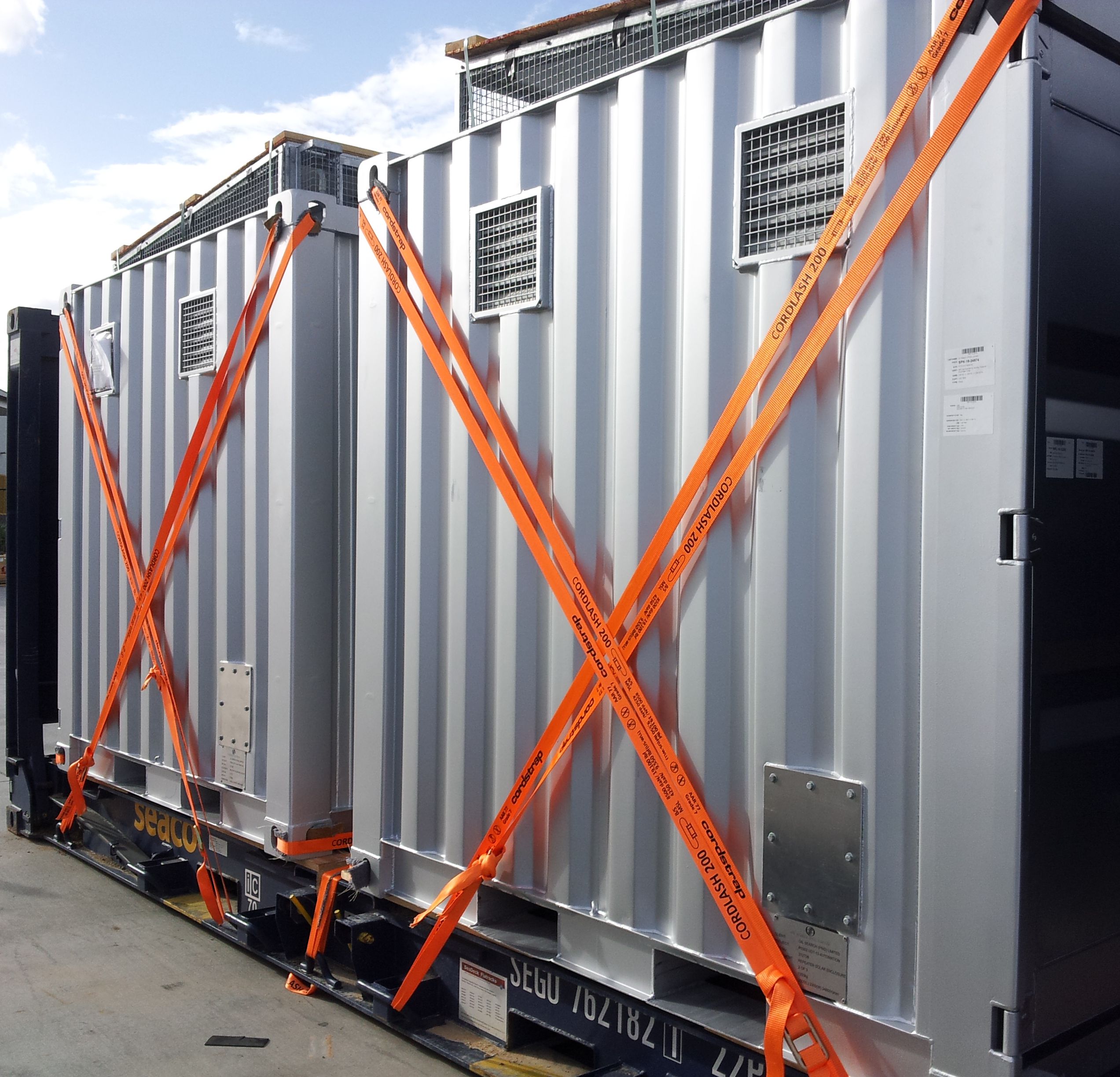 Oil and Gas Containers on Flat Rack with Cordlash 200